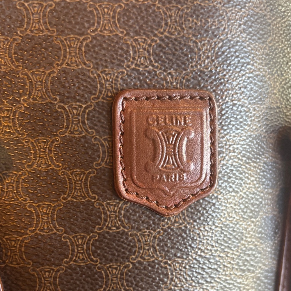 Celine Vintage Macadam Bucket Bag
Leather Brown Gold - Picture 13 of 16